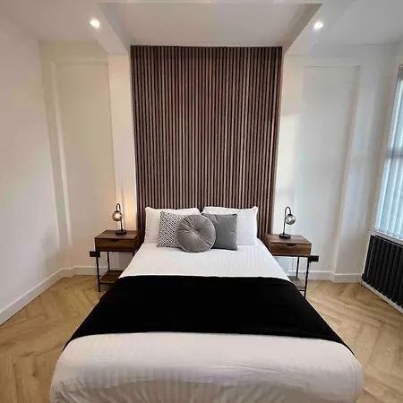 Modern City Centre Townhouse Sleeps 10 & Parking Manchester Exterior photo
